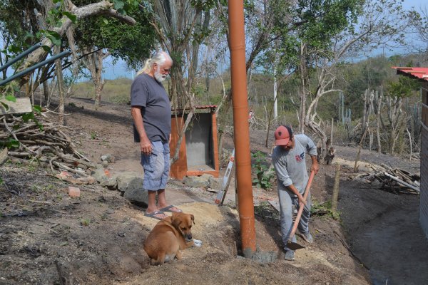 Setting electric pole